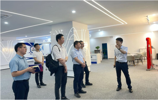 基地运营│汕尾市政数局、广东数联到惠州服务基地考察研讨(图1)
